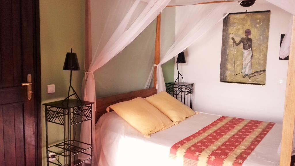 Maison D'Hotes Niokobokk Ndiebene Bilik gambar